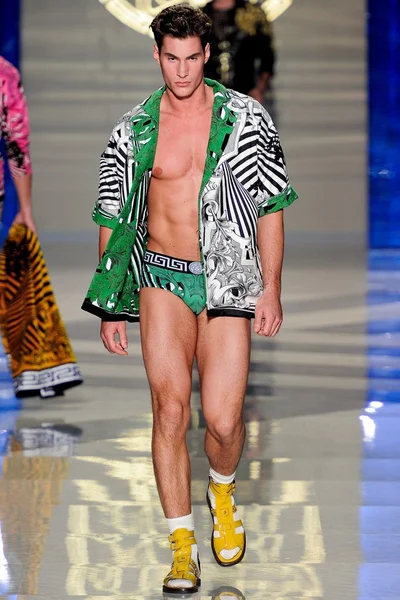 Look 40